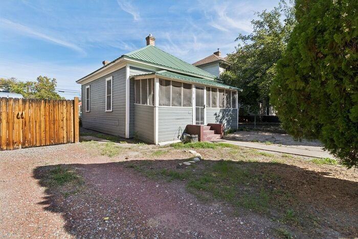 350 Chipeta Ave - Photo 3 of 31