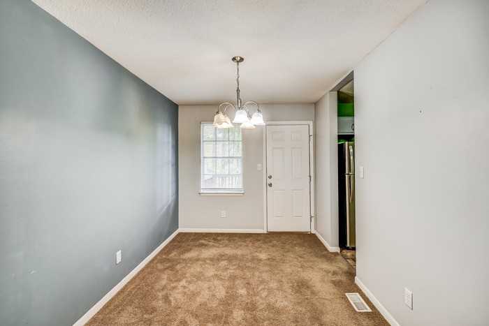 5025 Ewell Ln - Photo 6 of 14