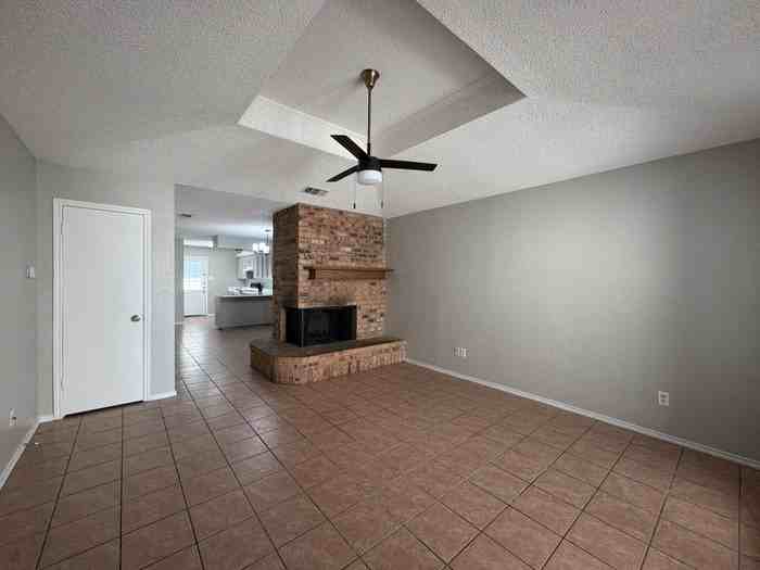 2601 Woodmont Trl - Photo 6 of 12