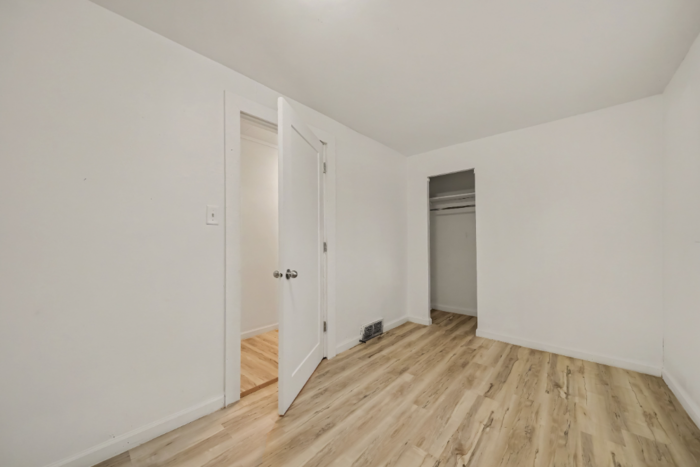 433 N 1st St #A - Photo 4 of 21