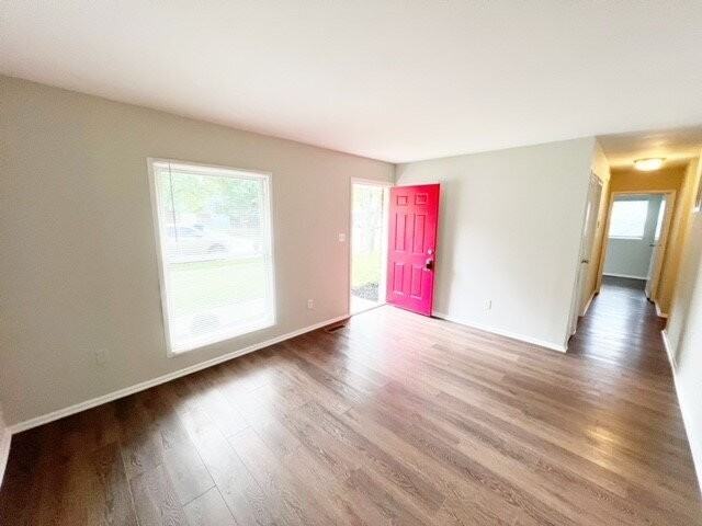 3520 Jerome Ct - Photo 3 of 12