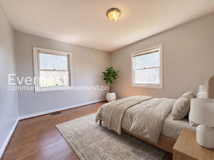7730 Emerson Rd - Photo 4 of 21