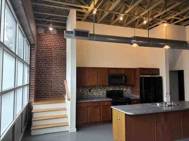1239 Allene Ave Sw #301 - Photo 4 of 34