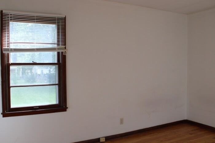 1111 Pawnee St - Photo 4 of 5