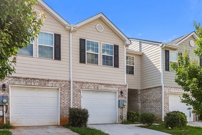 1335 Forsythia Way - Photo 4 of 16
