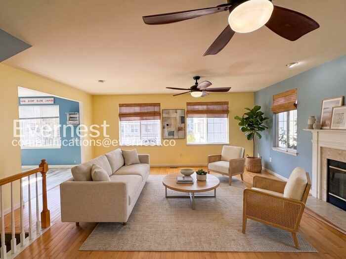 223 Mariners Point Dr - Photo 3 of 29