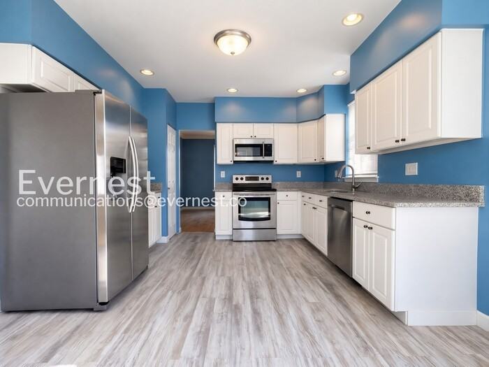 223 Mariners Point Dr - Photo 5 of 29