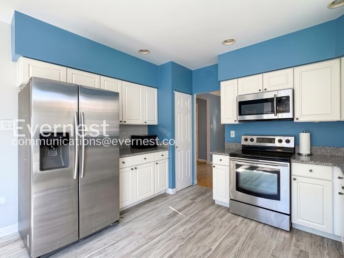 223 Mariners Point Dr - Photo 6 of 29