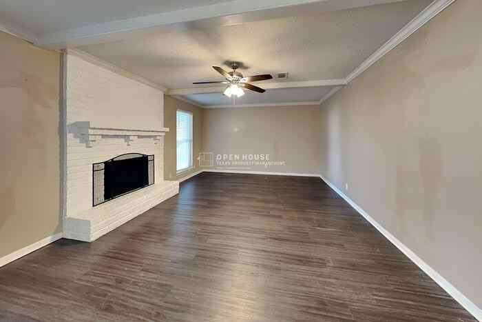 11218 Angelique Dr - Photo 5 of 21