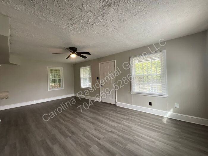 3905 Freedom Dr - Photo 3 of 17