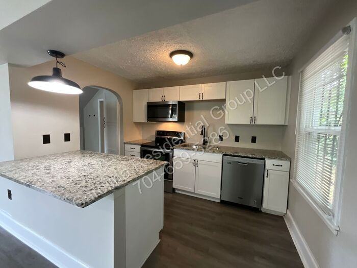3905 Freedom Dr - Photo 4 of 17
