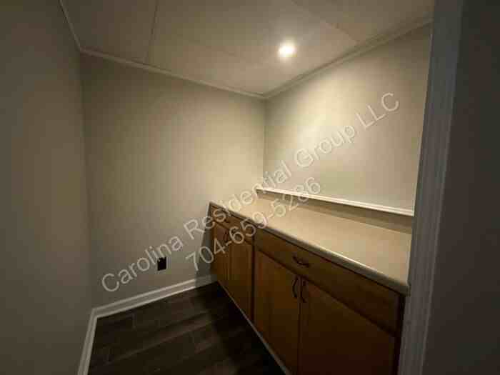 3905 Freedom Dr - Photo 7 of 17