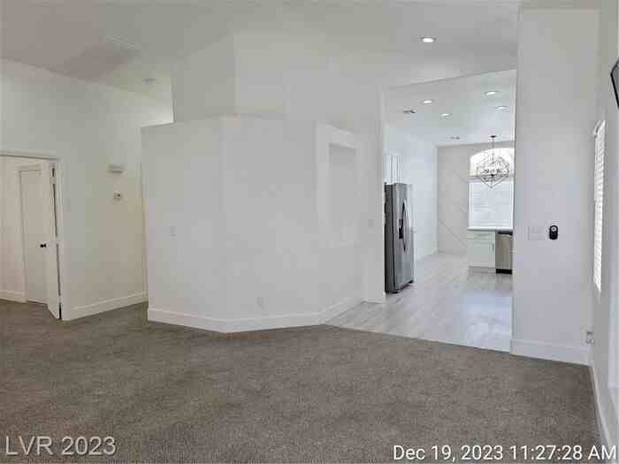 10517 Beachwalk Pl - Photo 5 of 32