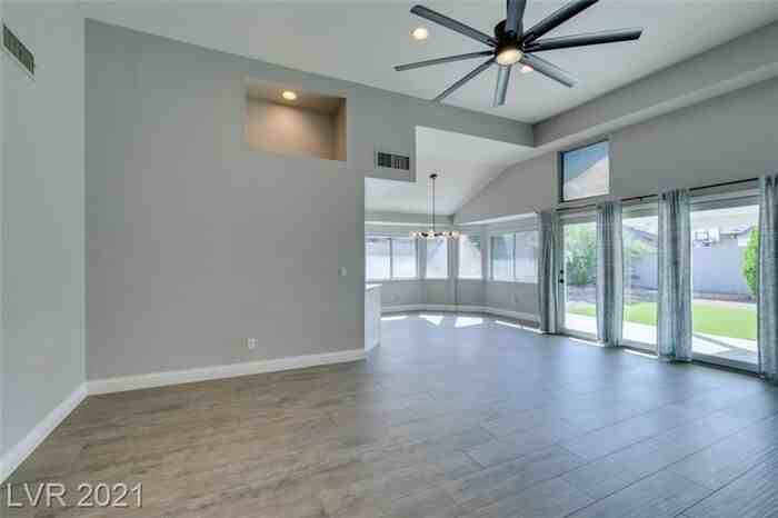65 Chesney Dr - Photo 5 of 40