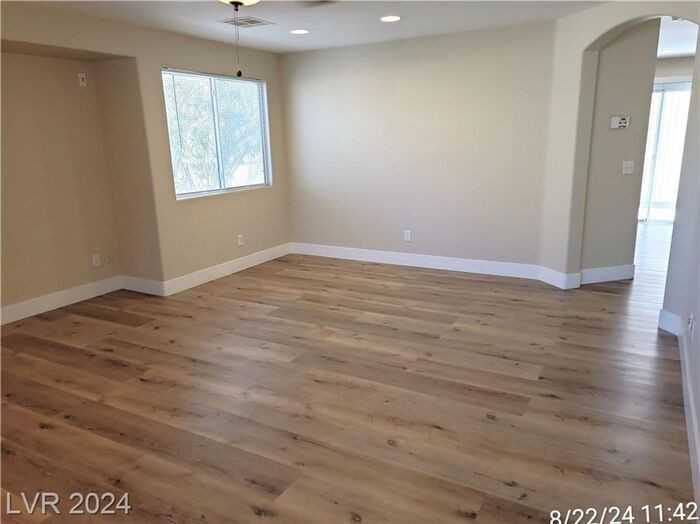 10524 Corte Sierra St - Photo 3 of 31