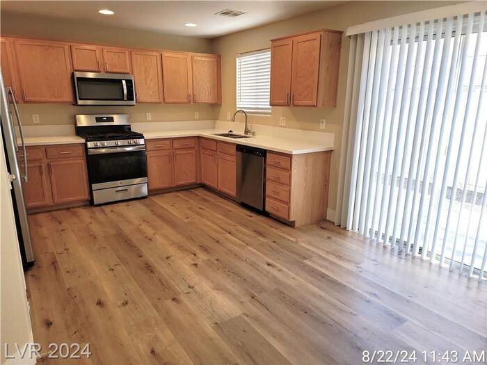 10524 Corte Sierra St - Photo 5 of 31