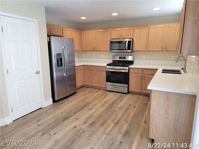 10524 Corte Sierra St - Photo 6 of 31