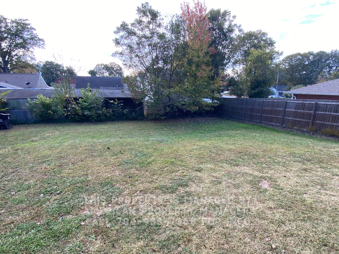 567 Englewood St Ne - Photo 6 of 6