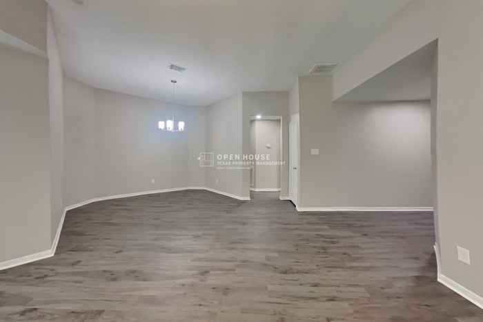 17014 Enchanted Cir W - Photo 4 of 20