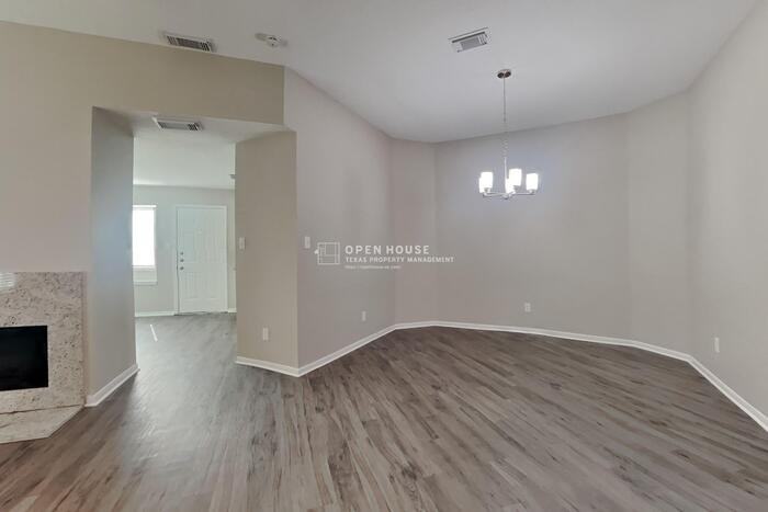 17014 Enchanted Cir W - Photo 5 of 20