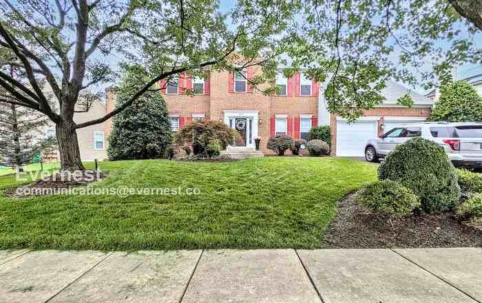 920 Lake Front Dr - Photo 2 of 16