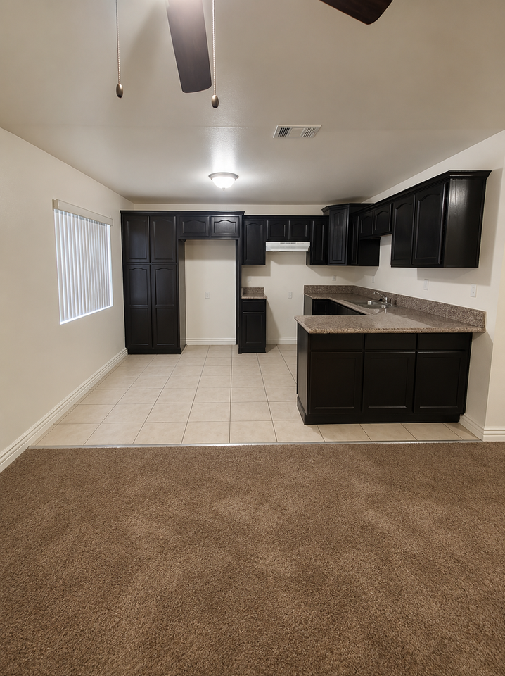 4610 Wall Street - Photo 5 of 15