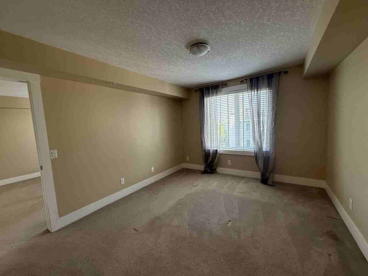 500 Apt - Photo 5 of 19