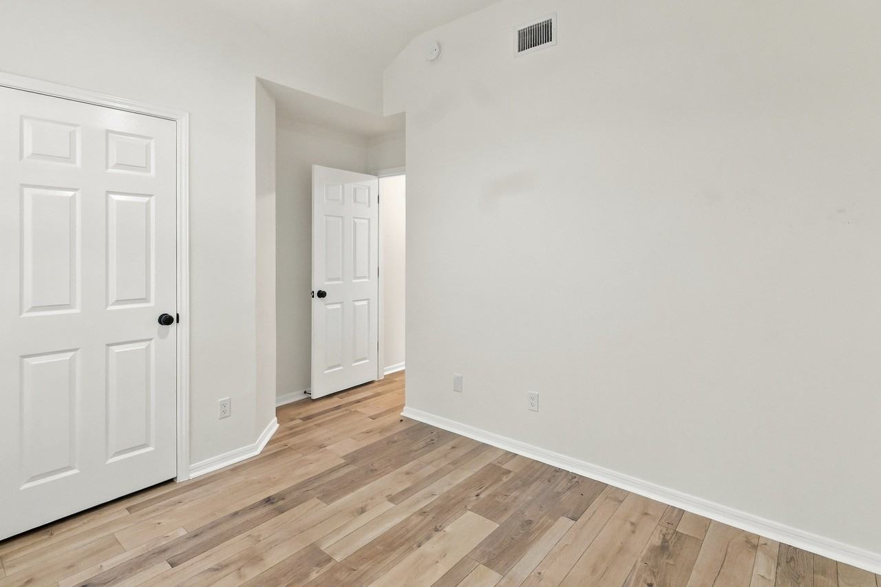 702 Atlas Ave #NA - Photo 4 of 20