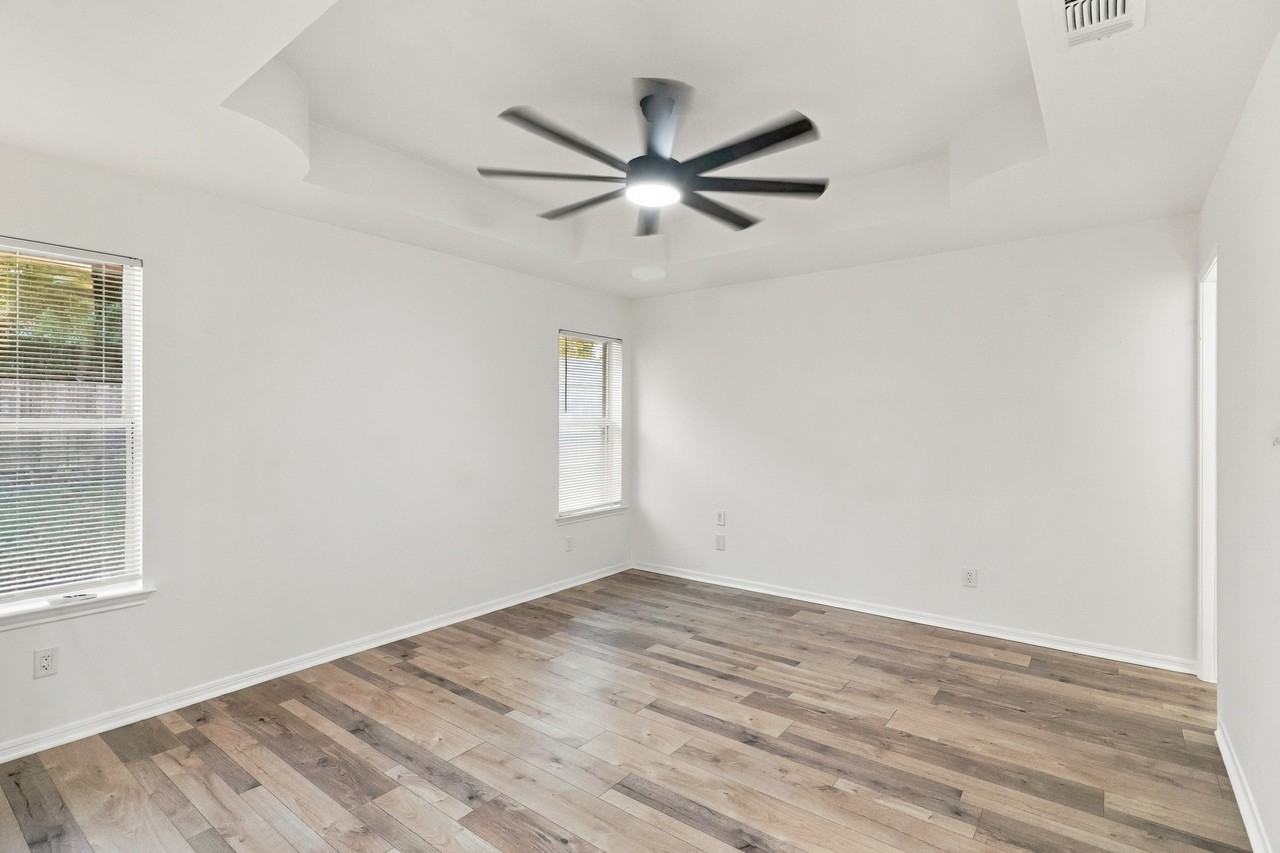 702 Atlas Ave #NA - Photo 5 of 20