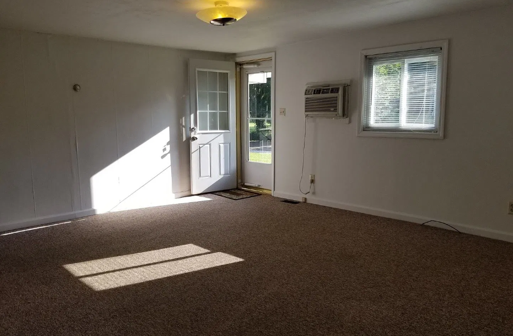 314 W Association St #B - Photo 2 of 10