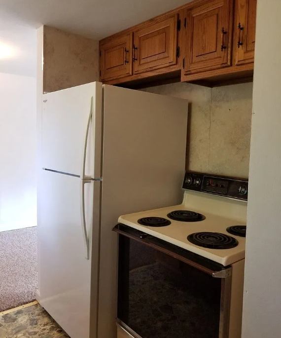 314 W Association St #B - Photo 5 of 10