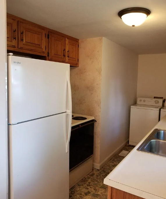 314 W Association St #B - Photo 6 of 10