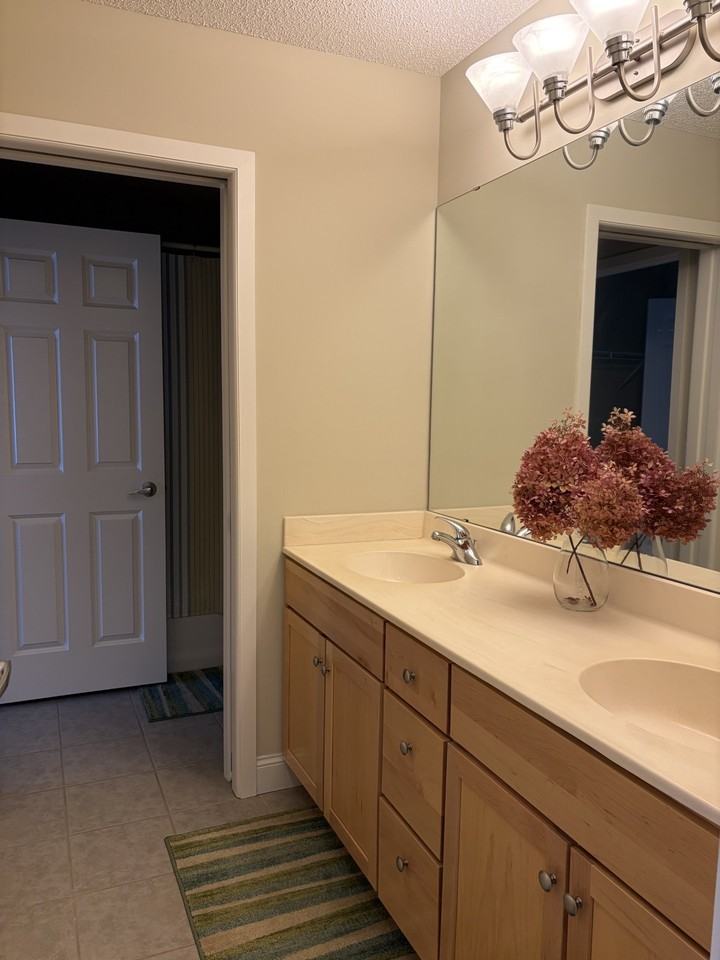 2144 Village Trl #2144 - Photo 4 of 6