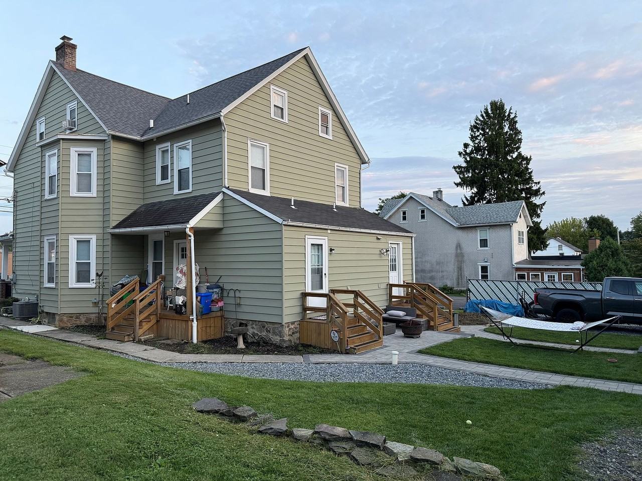 1523 Linden St #NA - Photo 2 of 18