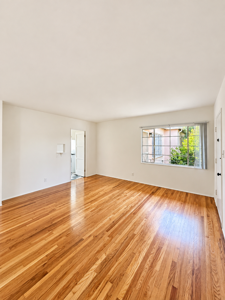 1416 N Gardner St #3 - Photo 2 of 12