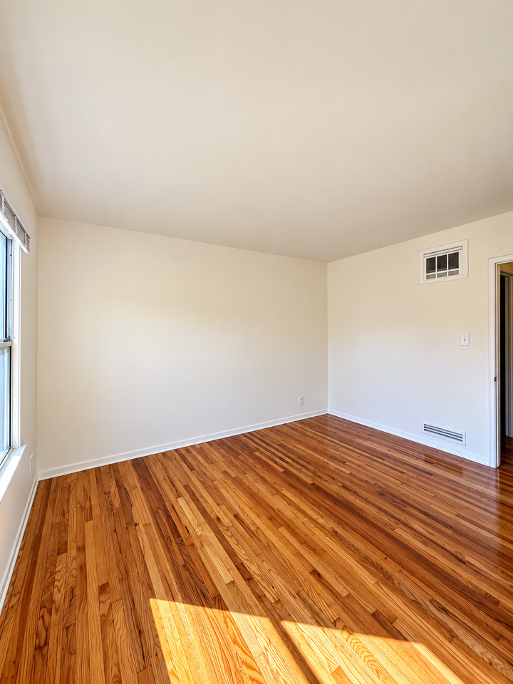 1416 N Gardner St #3 - Photo 4 of 12