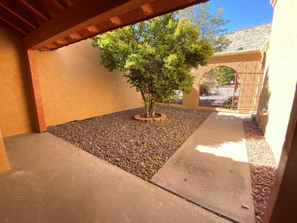 4847 Excalibur Dr #B - Photo 3 of 22