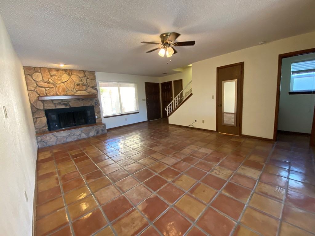 4847 Excalibur Dr #B - Photo 5 of 22