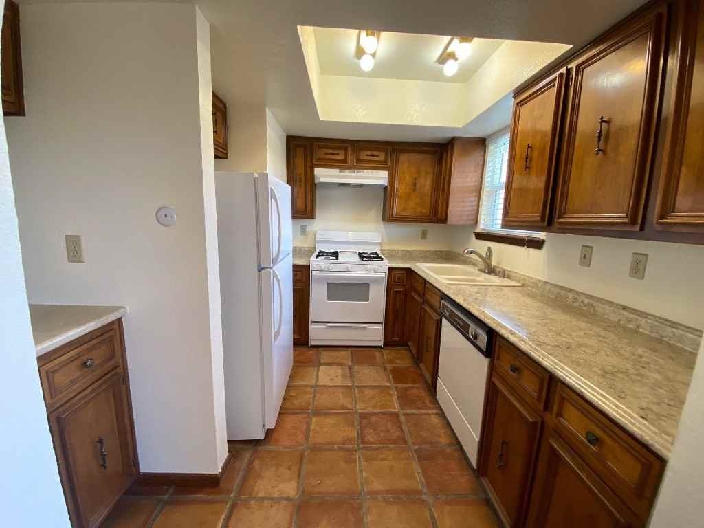 4847 Excalibur Dr #B - Photo 7 of 22
