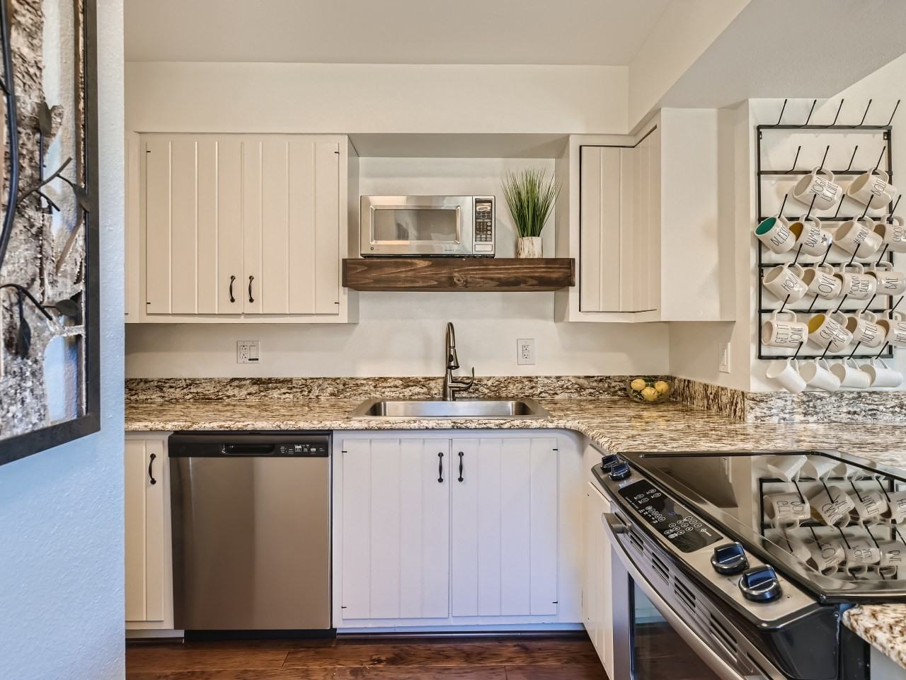 111 Corinthian Cir #A - Photo 4 of 34