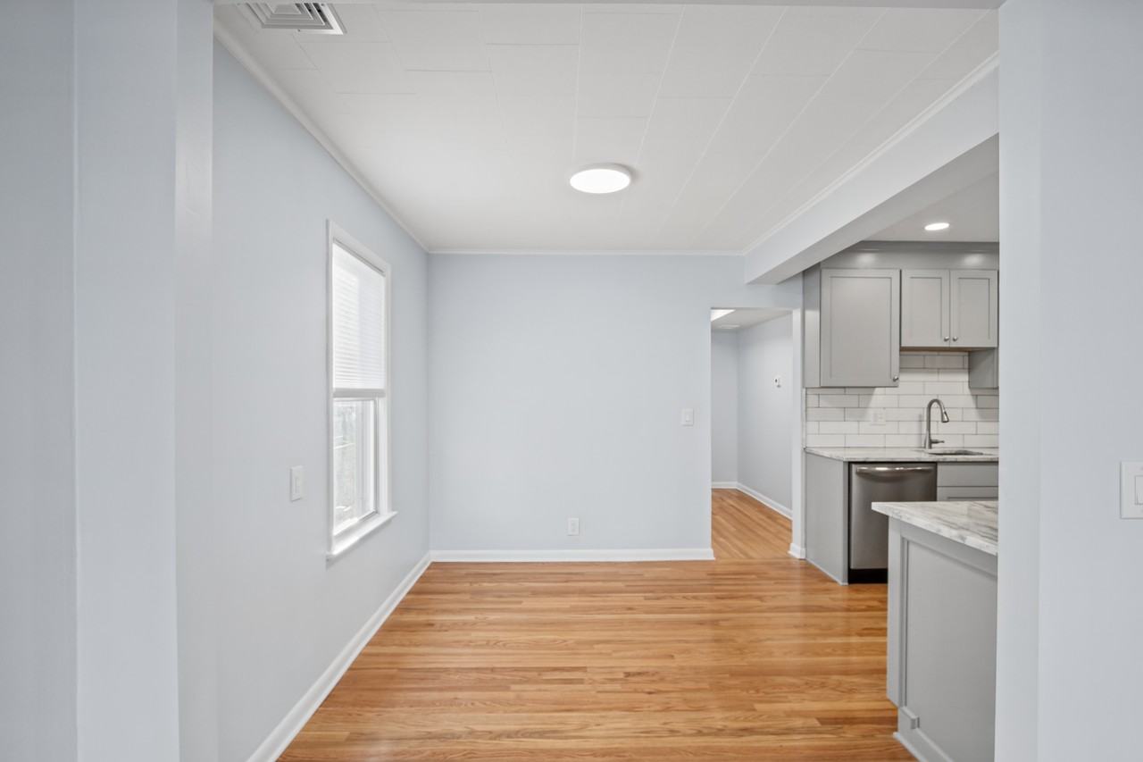 327 Jefferson St #2 - Photo 5 of 21