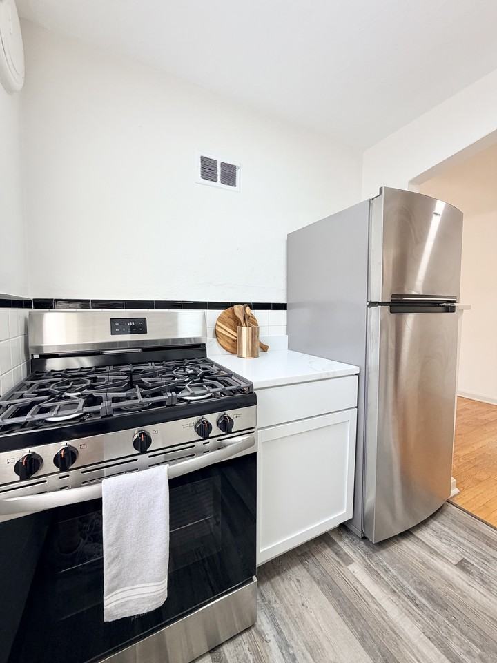 6337 Sutherland Ave #2F - Photo 2 of 13