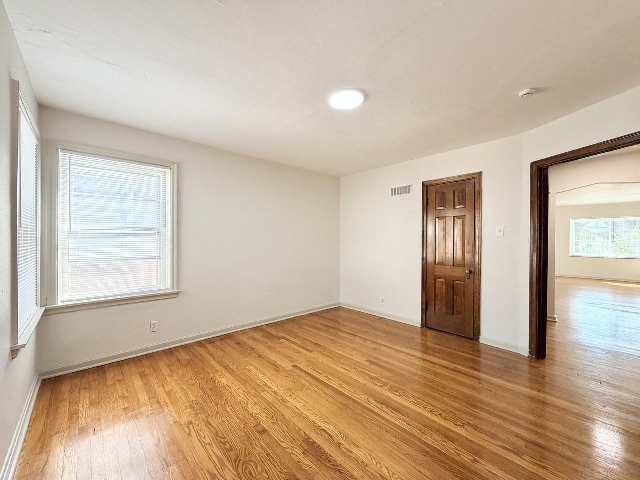 6337 Sutherland Ave #2F - Photo 7 of 13