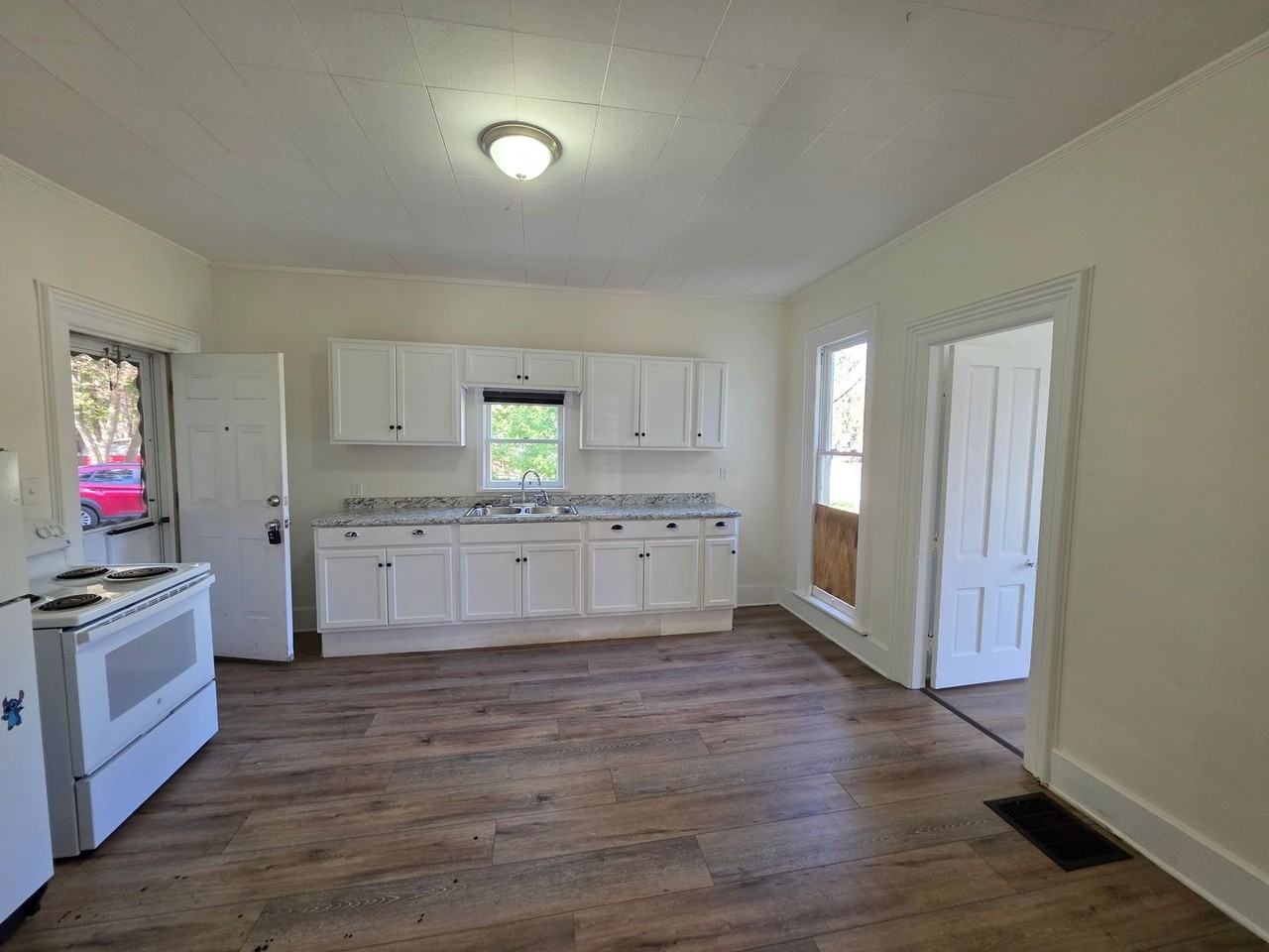 540 N Howard St #1 - Photo 6 of 9