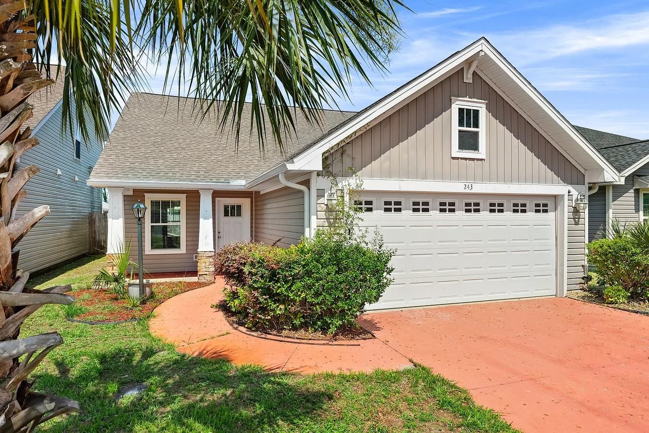 243 Woodlawn Ct #NA - Photo 2 of 34
