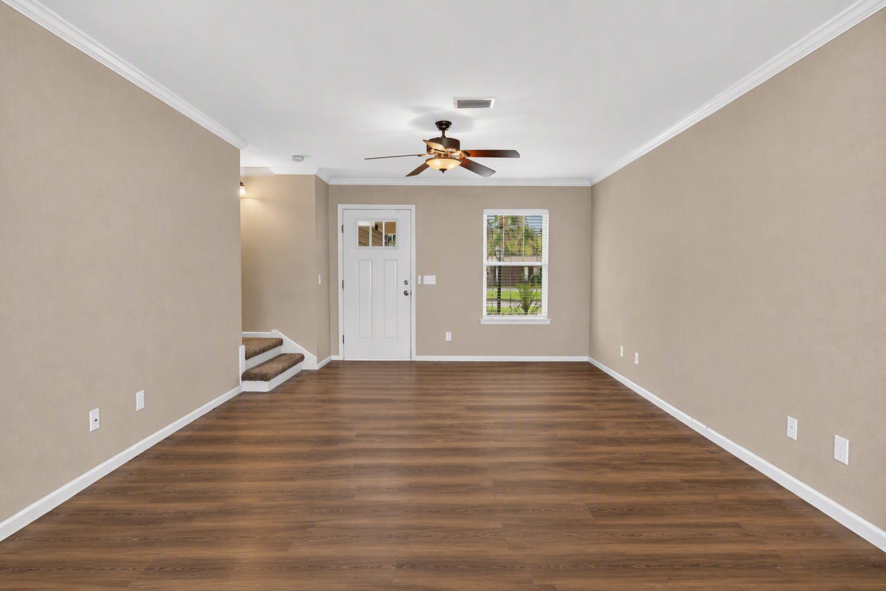 243 Woodlawn Ct #NA - Photo 6 of 34