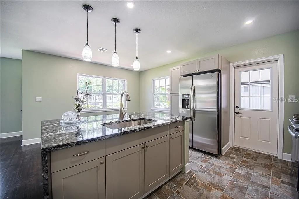 311 Beverly Blvd #NA - Photo 6 of 23