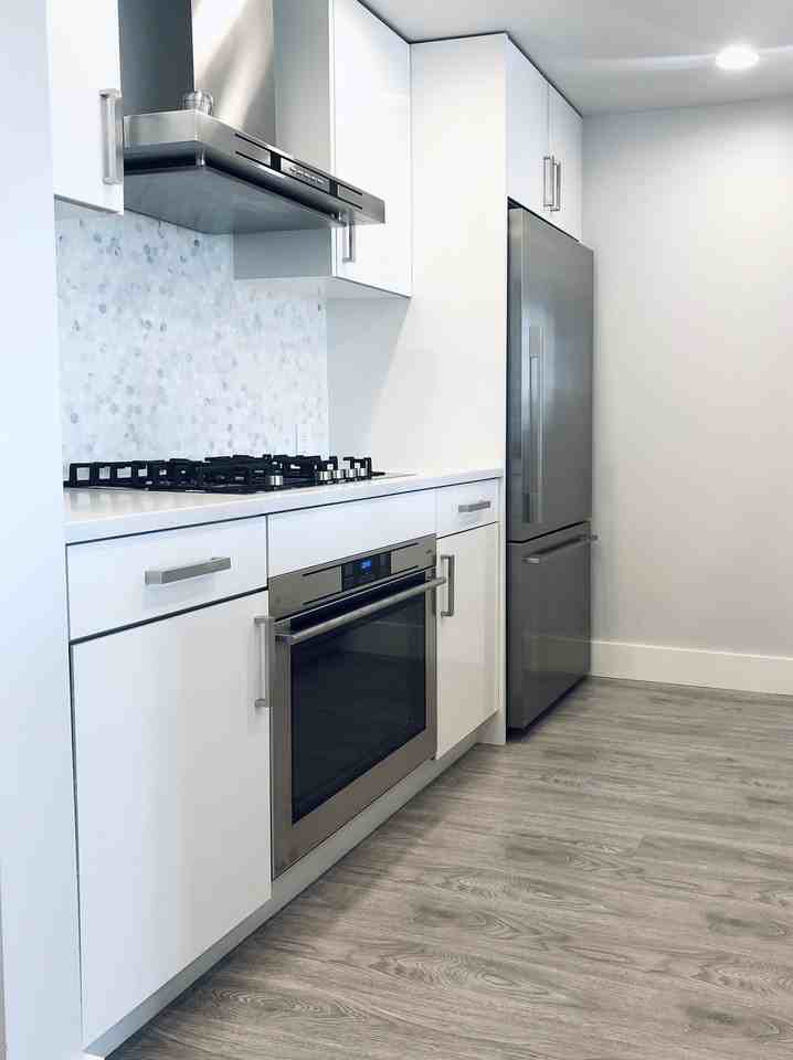 583 Beach Crescent #2007 - Photo 3 of 10