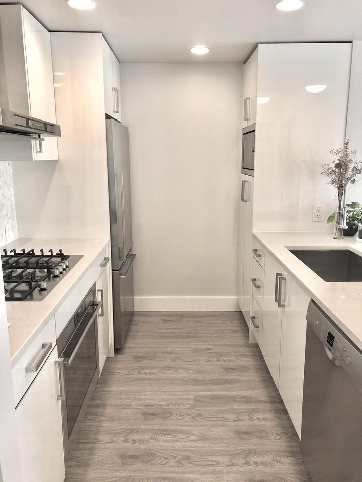 583 Beach Crescent #2007 - Photo 4 of 10