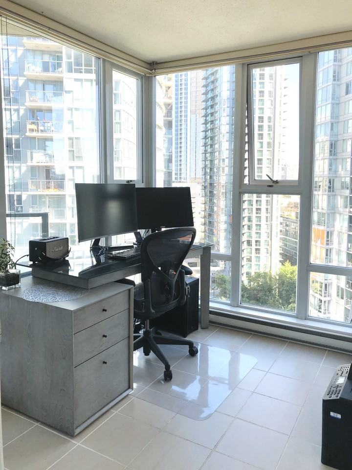 583 Beach Crescent #2007 - Photo 5 of 10